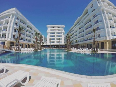 Hotel FaFa Grand Blue Resort